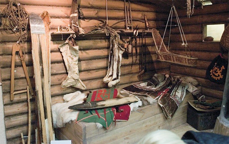 Этнографические экспозиции Березовского, Октябрьского и Сургутского краеведческих музеев (ХМАО) Этнографические экспозиции Березовского, Октябрьского и Сургутского краеведческих музеев (ХМАО)