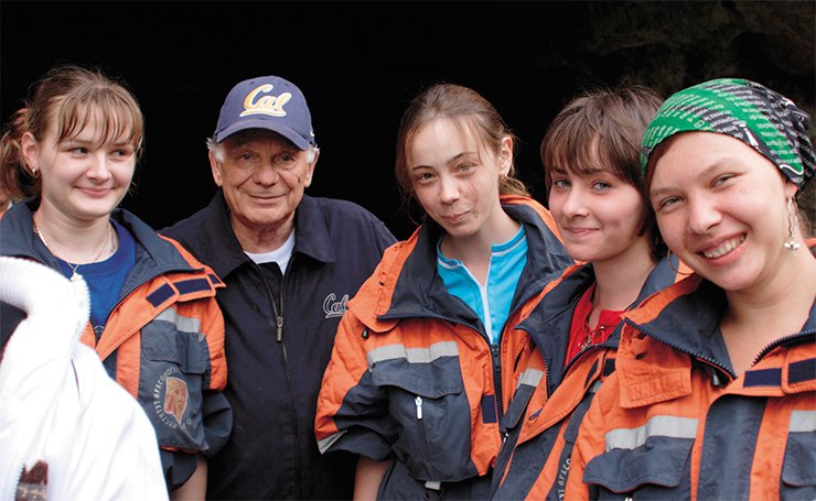 In summer 2007, an outstanding physicist, Nobel laureate Academician J. I. Alferov came to the Denisova cave research camp. He is one of the many celebrities who has paid a visit to the dig. Photographed by S. I. Zelensky