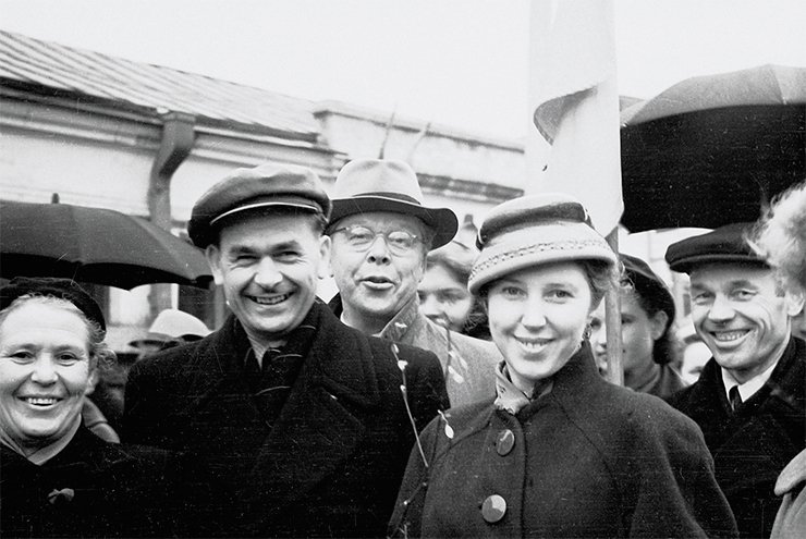 Left to right: V. V. Khvostova, D. K. Belyaev, N. A. Plokhinskiy, T. A. Toropanova. May of 1958 Left to right: V. V. Khvostova, D. K. Belyaev, N. A. Plokhinskiy, T. A. Toropanova. May of 1958