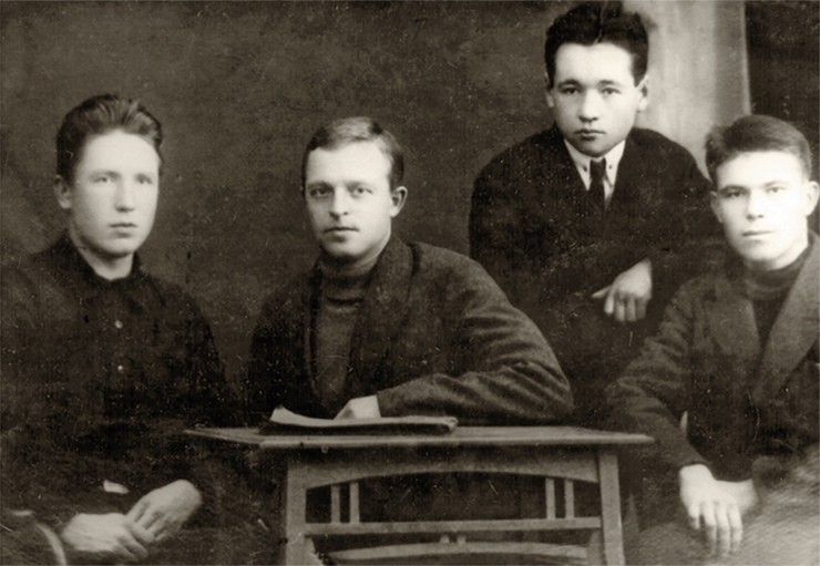 Students of the Geology and Soils Department of Kazan University. Andrey Trofimuk is on the far right in the photo. The photo to the right shows the first research paper published by Trofimuk. Andrey A. Trofimuk’s Memorial Room at the IPGG SB RAS Students of the Geology and Soils Department of Kazan University. Andrey Trofimuk is on the far right in the photo. The photo to the right shows the first research paper published by Trofimuk. Andrey A. Trofimuk’s Memorial Room at the IPGG SB RAS
