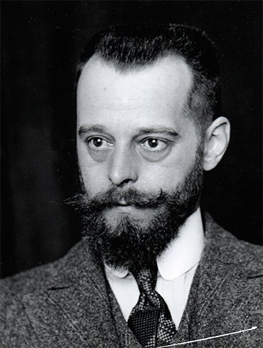 Félix d’Hérelle (Hubert Augustin Félix Haerens), an outstanding microbiologist repeatedly nominated for the Nobel Prize, was a self-taught man without higher education. 1905. © Institut Pasteur – Musée Pasteur