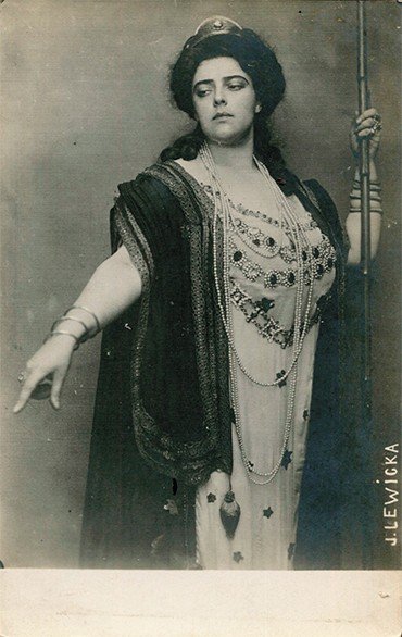 А. С. Воль-Левицкая-Элиава – примадонна Тифлисского театра оперы и балета. Фото из архива Н. Девдариани (Тбилиси, Грузия). Публикуется впервые
