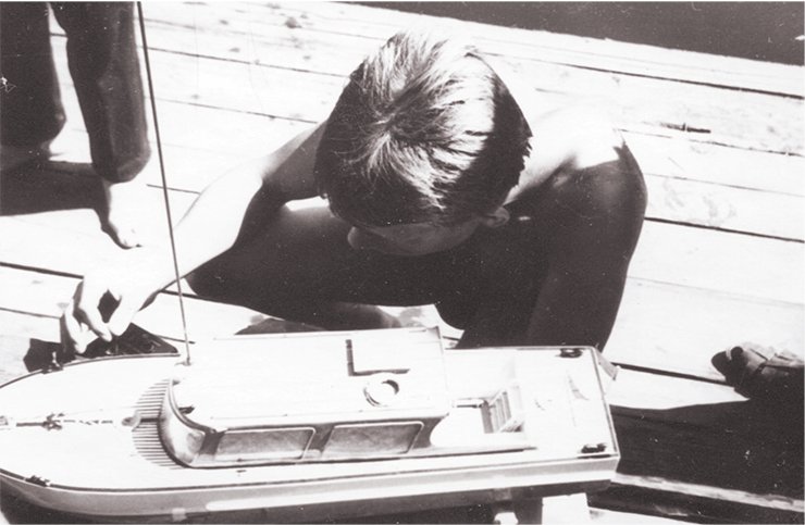 Valentin Parmon with his radio-controlled model at a republican (Belorussian Soviet Socialist Republic) competition. Minsk, 1964 Valentin Parmon with his radio-controlled model at a republican (Belorussian Soviet Socialist Republic) competition. Minsk, 1964