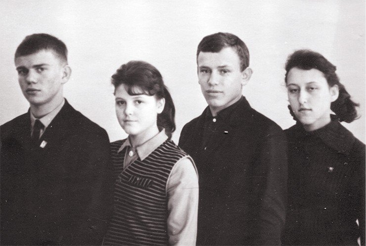 Медалисты выпуска 1966 г. школы № 85 г. Минска