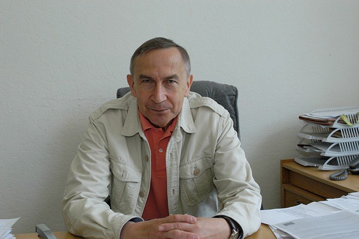 Александр Павлович Чупахин  – д. ф.-м. н., профессор, заведующий лабораторией Института гидродинамики СО РАН, заведующий кафедрой высшей математики Механико-математического факультета НГУ