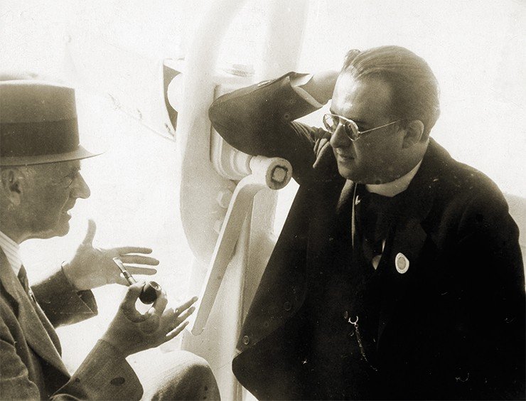 Ж. Леметр со своим учителем А. Эддингтоном, Стокгольм, 1938 г. Архивы Джорджа Леметра, Католический университет Лувена, Центр исследований Земли и климата Дж. Леметра (Лувен-ля-Нёв, Бельгия). Archives Georges Lematre, Universit catholique de Louvain, Centre de recherche sur le Terre et le climat G. Lematre, Louvain-la-Neuve, Belgique