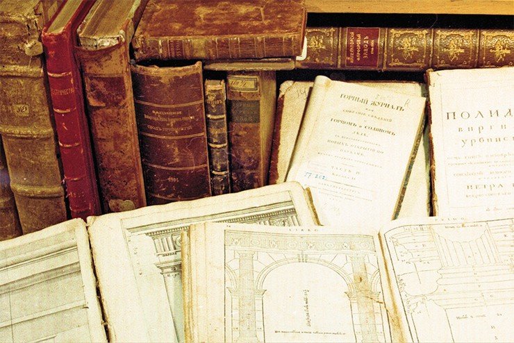 Гордостью Политехнического музея является фонд редких и ценных изданий. В настоящее время он насчитывает 11 тыс. экземпляров, в его собрании – западноевропейские издания XVI и XVII вв., первые русские технические книги, самое полное в России собрание дореволюционной технической периодики, книги с автографами выдающихся ученых