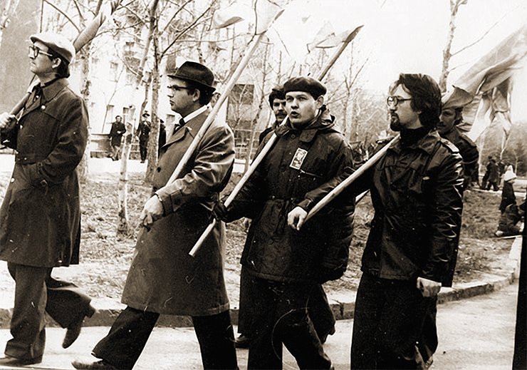 Gennady Fridman (on the right) with his fellow students at the May-day march in 1970. Photo from Elena Kukina’s personal archive Gennady Fridman (on the right) with his fellow students at the May-day march in 1970. Photo from Elena Kukina’s personal archive