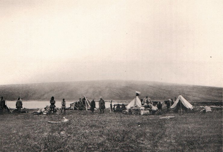 Expedition’s camp on the River Medvezhaya. Photo by I. Tolmachoff. From: (Tolmachoff, 1911) Expedition’s camp on the River Medvezhaya. Photo by I. Tolmachoff. From: (Tolmachoff, 1911)