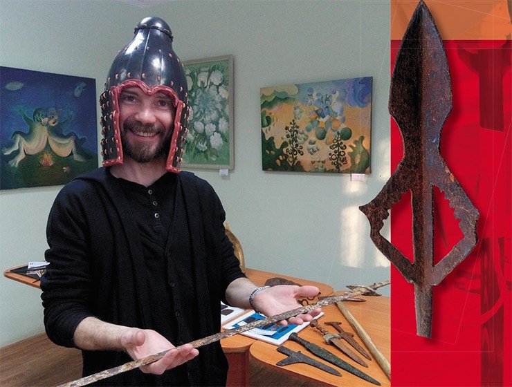 Scholarly historical reconstruction of a helmet that belonged to a 2nd–3rd century Xianbei warrior, based on materials recovered from the Laoheshen burial site (Jilin, China). Photo by S. Borisenko. Arrowhead of the Xianbei period. The Tashtyk culture, Khakassia. NSU Museum. Photo by the author