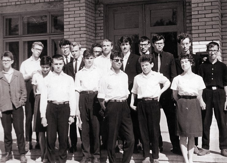 High school graduates from Group 11 B of the High School of Physics and Mathematics. Photo from the author's archive High school graduates from Group 11 B of the High School of Physics and Mathematics. Photo from the author's archive