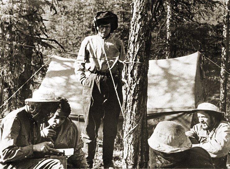 1959: E. N. Erlich radios the discovery of the giant body of ultramafic–alkali rocks, to-be Tomtor. Photo by E. Kamenev 1959: E. N. Erlich radios the discovery of the giant body of ultramafic–alkali rocks, to-be Tomtor. Photo by E. Kamenev