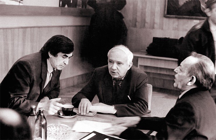 Л. С. Сандахчиев, Д. Г. Кнорре, В. А. Коптюг. 1985. Фото В. Новикова. © Фотоархив СО РАН Л. С. Сандахчиев, Д. Г. Кнорре, В. А. Коптюг. 1985. Фото В. Новикова. © Фотоархив СО РАН