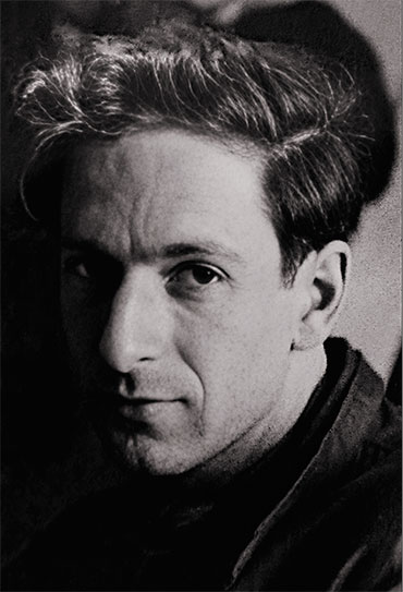 Советский физик, д-р физ.-мат. наук Э. И. Федин с 1964 г. занимался организацией создания серийных советских ЯМР-спектрометров. Председатель Комиссии по радиоспектроскопии АН СССР в 1971–1991 гг.