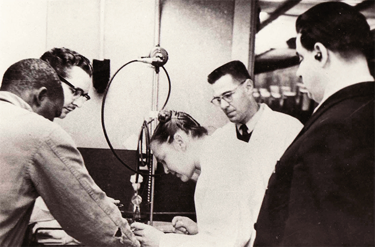 Doctor of Medical Sciences, corresponding member of the USSR Academy of Medical Sciences M. K. Voroshilova was the first scientist who discover the phenomenon of oncotropism in a number of non-pathogenic strains of enteroviruses and founded the study of beneficial properties of some non-pathogenic intestinal symbiotic enteroviruses. She was the founder and head of the Laboratory of Immunology in the Institute of Poliomyelitis and Viral Encephalites, which is currently named after its founder, Academician M. P. Chumakov. Photo from the personal archive of Voroshilova’s son, P. M. Chumakov