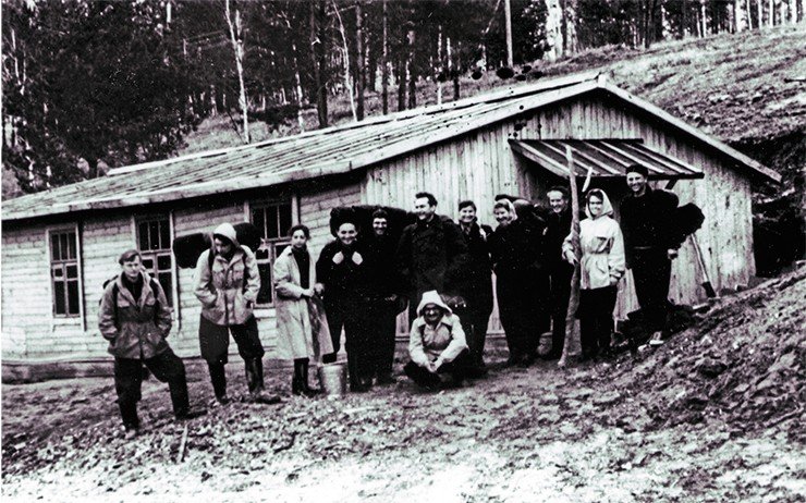 Первый лабораторный корпус Института гидродинамики СО АН. Фотоархив СО РАН. Источник: Архив Г. И. Марчука Первый лабораторный корпус Института гидродинамики СО АН. Фотоархив СО РАН. Источник: Архив Г. И. Марчука