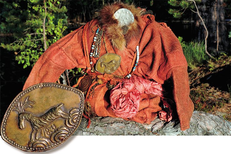 A figurine of Mansi’s family guardian spirit with an oval plate on its chest. Photo by A. Baulo, 2008