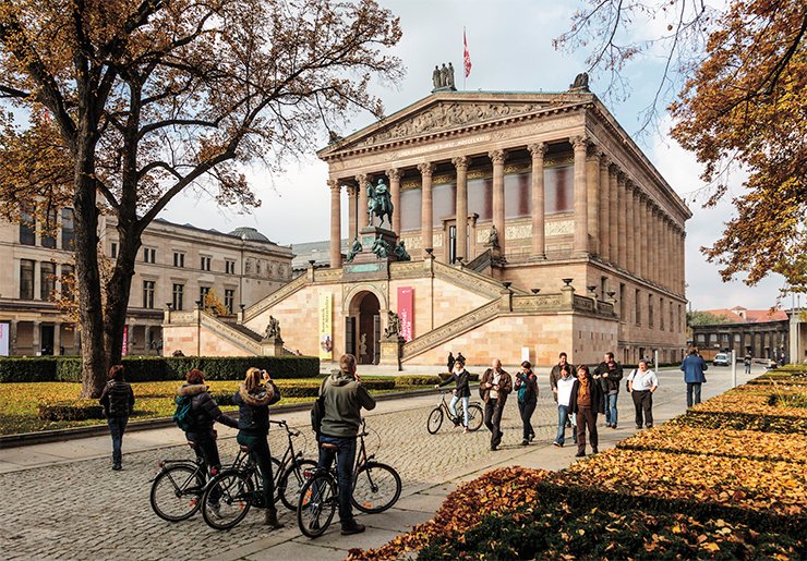 The Old National Gallery, located in a grand colonnaded building, was the first building of Museum Island to be restored. © SPK / Pierre Adenis The Old National Gallery, located in a grand colonnaded building, was the first building of Museum Island to be restored. © SPK / Pierre Adenis
