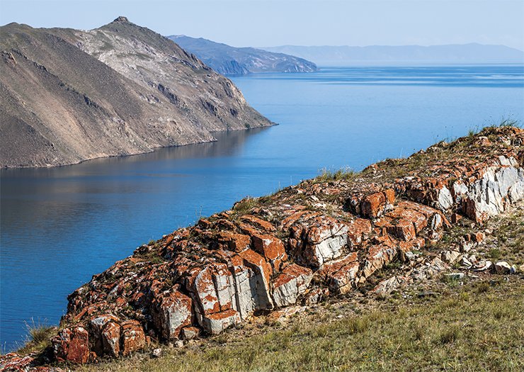 The “fortress walls” of Ust’-Anga. Photo by V. Korotkoruchko