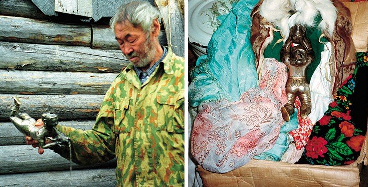 Владелец серебряного кумира демонстрирует, как «работает» ритон. 2001 г. Фото автора Владелец серебряного кумира демонстрирует, как «работает» ритон. 2001 г. Фото автора