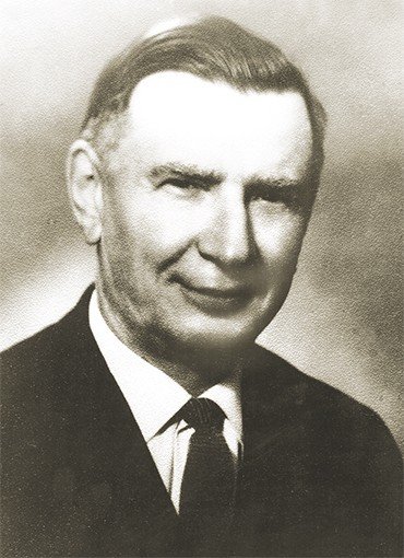 Замечательный русский энтомолог и эколог Г. Я. Бей-Биенко (1903—1971) работал в Омске, а затем в Санкт-Петербурге, в лаборатории по изучению насекомых Северной Азии в музее Зоологического института Академии наук. Он является основоположником исследований кузнечиков и саранчовых Сибири