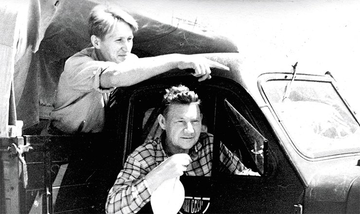 Anatoliy Derevyanko and Alexey Okladnikov in an expedition