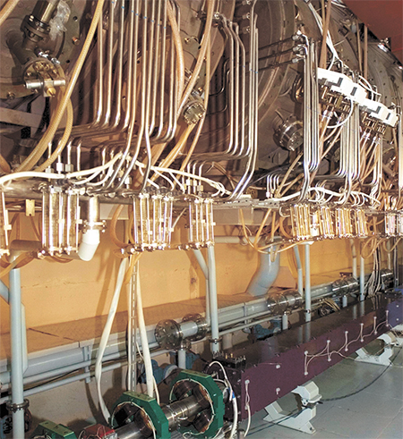 The first-stage FEL started in April 2003; in contrast to the full-scale machine, it has only one electron transportation channel