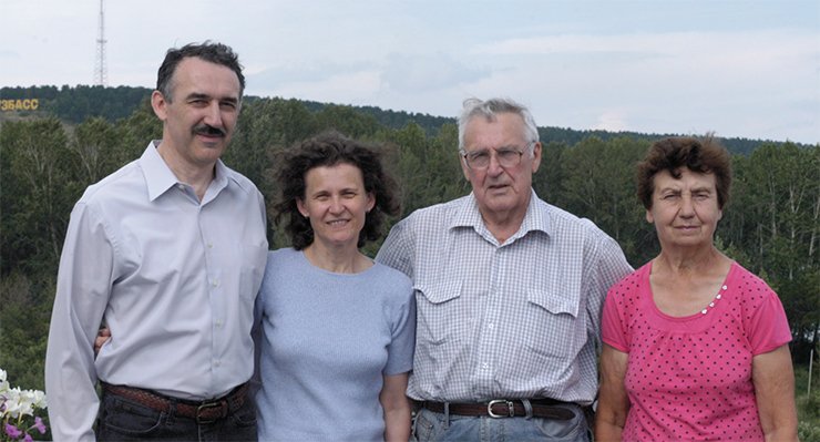 Andrei Seryi and Elena Seraia with Andrei’s parents. Kemerovo. July 2015 Andrei Seryi and Elena Seraia with Andrei’s parents. Kemerovo. July 2015
