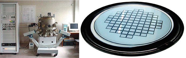 The Epitsentr (Epicenter) test bench for simulating super-high space vacuum was developed at ISP SB RAS in 2010. It is designed for on-ground testing of experiments on epitaxy under orbital flight conditions. The photograph below shows the atomically pure silicon surface and a showcase of a silicon plate with deposited nanostructural elements of solar cells of a new generation, which was fabricated in the assembly area of ISP SB RAS in collaboration with the Vostok science and production enterprise. Tunnel microscopy. Photograph taken by S. Tiis (ISP SB RAS), Candidate of physics and mathematics