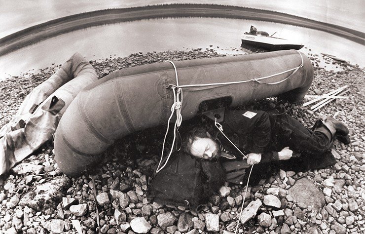 Отдых в «одноместном номере». Якутия, р. Оленек. 1983 г. 