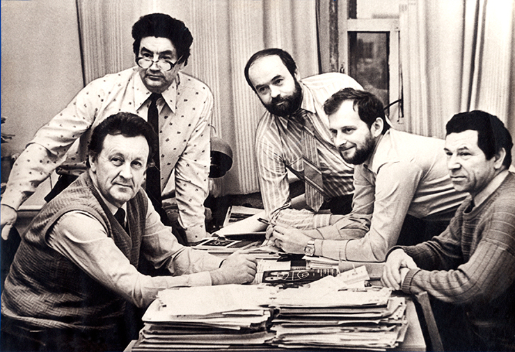 Лауреаты 1-й премии конкурса прикладных работ СО АН СССР 1989 г. «За разработку методов прогнозирования и поисков месторождений алмазов различных генетических типов». Слева направо: Н. В. Соболев, Е. В. Соболев, Н. П. Похиленко, В. С. Шацкий, Ю. Г. Лаврентьев. Фотоархив СО РАН