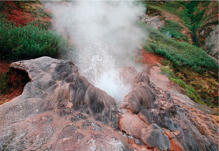 The Geyser Sakharny resembles a blooming lily The Geyser Sakharny resembles a blooming lily