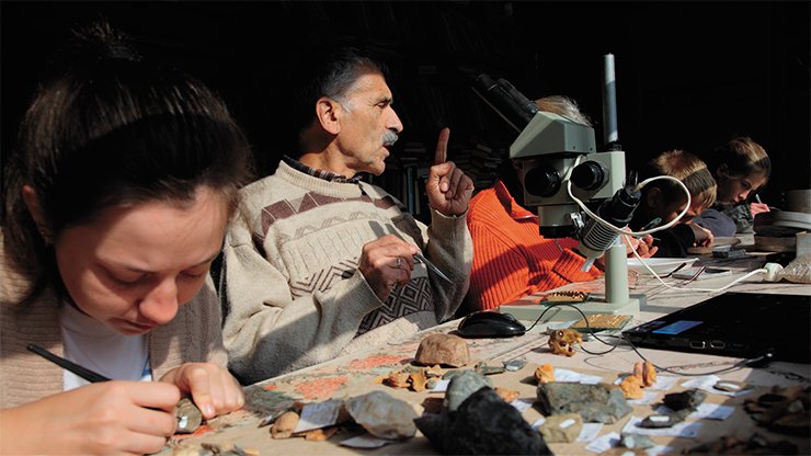 Detailed study of artifacts from the Denisova Cave under the leadership of Professor A. K. Agadjanian (The Institute of Paleontology RAS, Moscow) Detailed study of artifacts from the Denisova Cave under the leadership of Professor A. K. Agadjanian (The Institute of Paleontology RAS, Moscow)