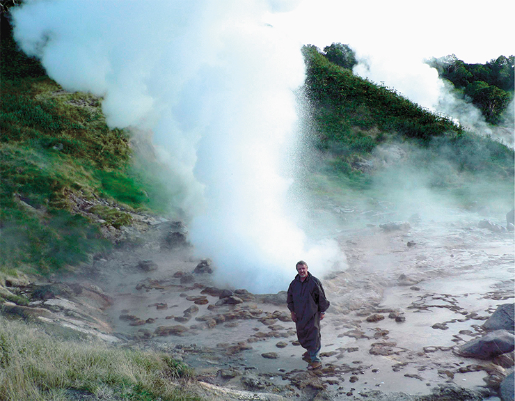 Giant and dwarf. Geyser “Giant” and member of the expedition V. E. Repin Giant and dwarf. Geyser “Giant” and member of the expedition V. E. Repin