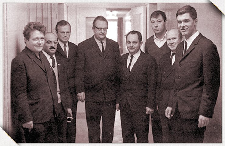 Lavrentyev’s students from MIPT, who moved to Novosibirsk in 1958 to work at the Institute of Hydrodynamics. Left to right: Yu. A. Trishin, M. E. Topchiyan, V. V. Mitrofanov, B. V. Voitsekhovsky, L. A. Lukyanchikov, Yu. I. Fadeenko, V. L. Istomin, and V. M. Titov. The photo was taken in 1970 at the anniversary of the establishment of MIPT. From the archive of the Lavrentyev Institute of Hydrodynamics SB RAS Lavrentyev’s students from MIPT, who moved to Novosibirsk in 1958 to work at the Institute of Hydrodynamics. Left to right: Yu. A. Trishin, M. E. Topchiyan, V. V. Mitrofanov, B. V. Voitsekhovsky, L. A. Lukyanchikov, Yu. I. Fadeenko, V. L. Istomin, and V. M. Titov. The photo was taken in 1970 at the anniversary of the establishment of MIPT. From the archive of the Lavrentyev Institute of Hydrodynamics SB RAS