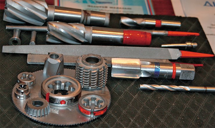 When nanodiamond coating is applied onto the cutting edges of mechanical tools, their service life becomes much longer 