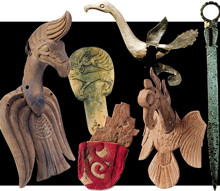 Among the objects found in kurgan 1 of Ak-Alakha 3 burial ground were wooden birds, an ornament to a women’s wig; an iron knife; a mirror in a felt case (bottom left) and decorations of the horse’s harness – depictions of gryphons carved from cedar. Museum of the Institute of Archaeology and Ethnography, SB RAS (Novosibirsk). Photo of the gryphons by M. Vlasenko