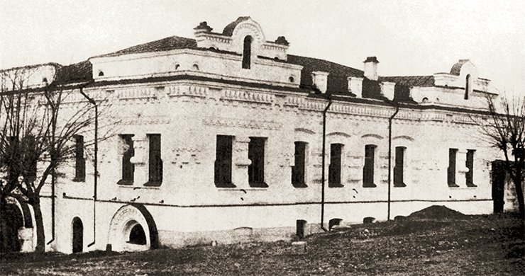 Ipatiev House, owned by Nikolai N. Ipatiev (Vladimir N. Ipatieff’s brother), in Yekaterinburg (Sverdlovsk). It was a corner house situated in the big Voznesenskaya Square; thus, it could easily be isolated from other living quarters. These circumstances determined the choice of Ipatiev House for the residence of the tsar and his entire family and for their murders Ipatiev House, owned by Nikolai N. Ipatiev (Vladimir N. Ipatieff’s brother), in Yekaterinburg (Sverdlovsk). It was a corner house situated in the big Voznesenskaya Square; thus, it could easily be isolated from other living quarters. These circumstances determined the choice of Ipatiev House for the residence of the tsar and his entire family and for their murders